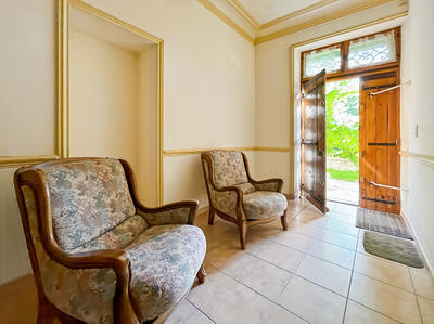 Maison - 263 m² - 9 pièces