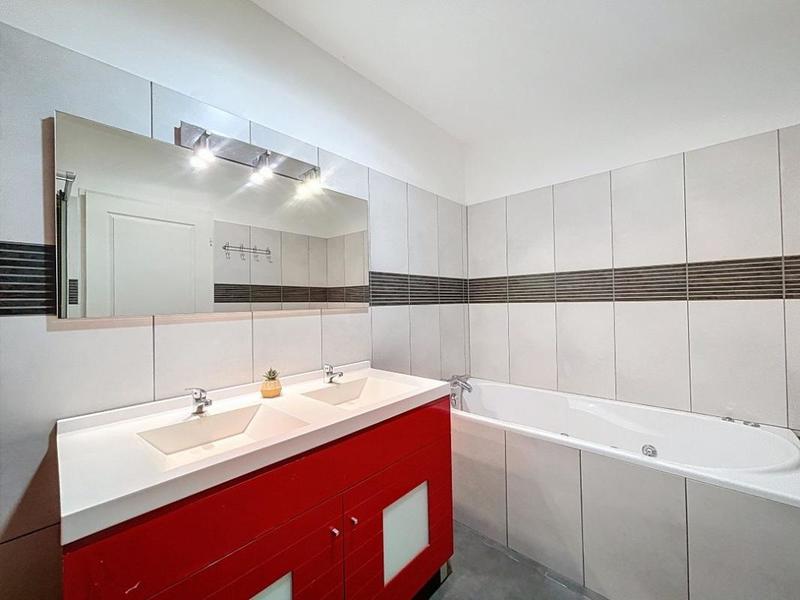 Appartement - 85 m² - 3 pièces