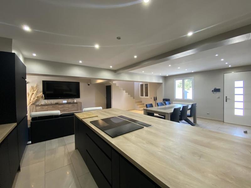 Maison - 162 m² - 5 pièces