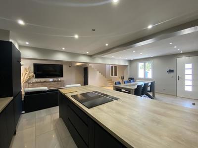 Maison - 162 m² - 5 pièces