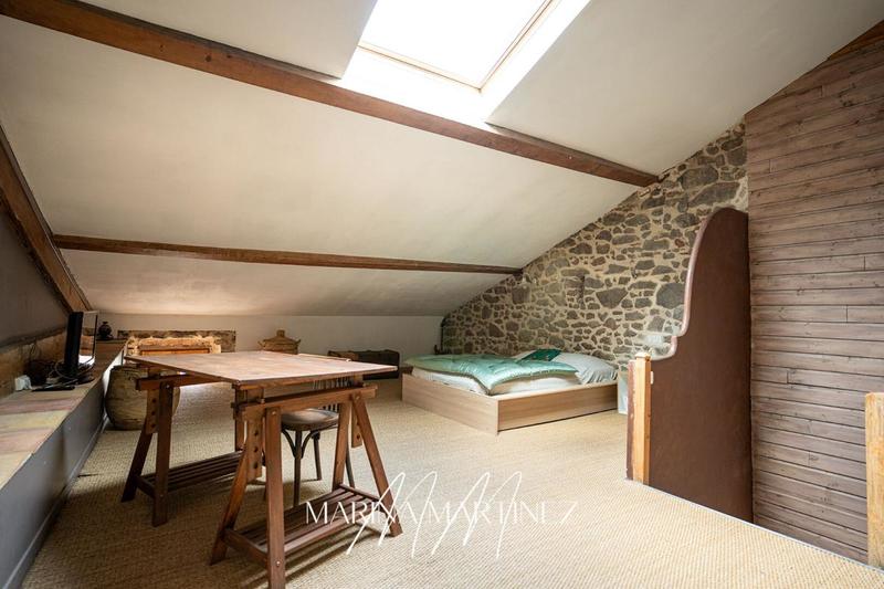 Maison - 231 m² - 7 pièces