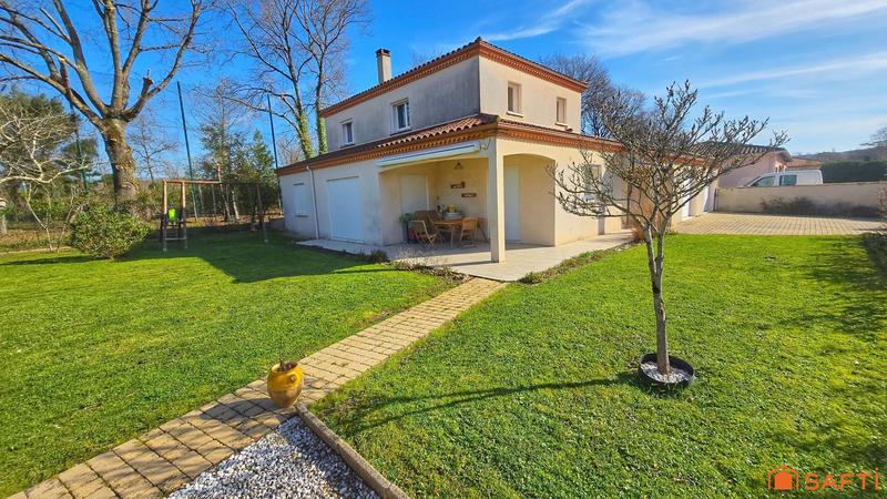Maison - 165 m² - 8 pièces
