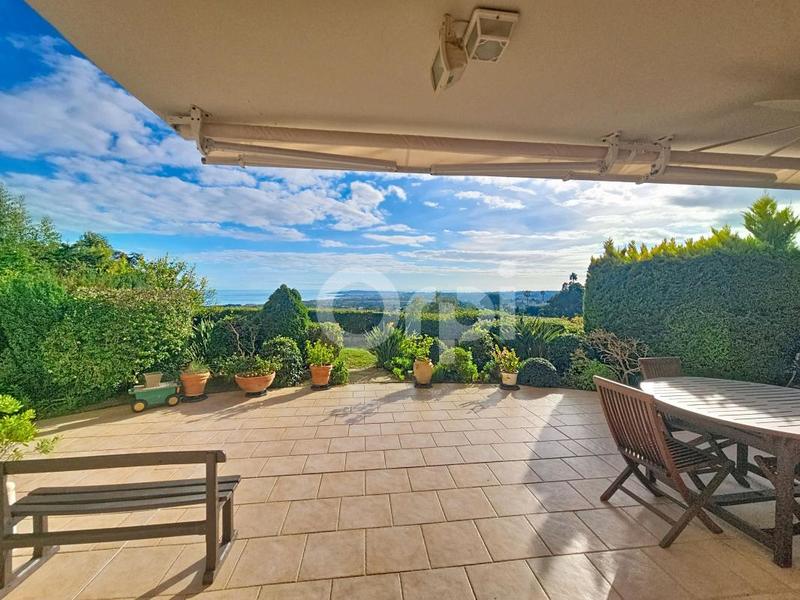 Appartement - 99 m² - 4 pièces