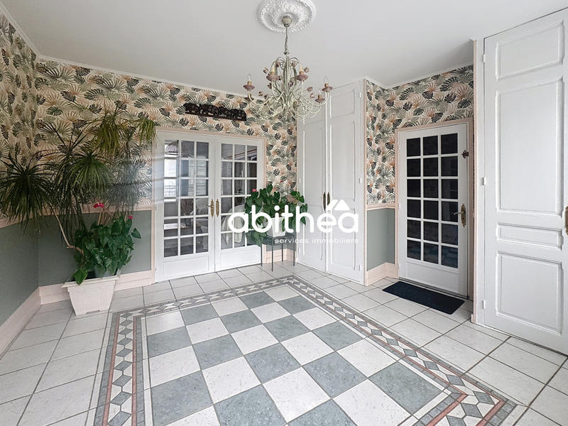 Maison - 183 m² - 8 pièces