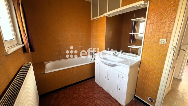 Maison - 99 m² - 5 pièces