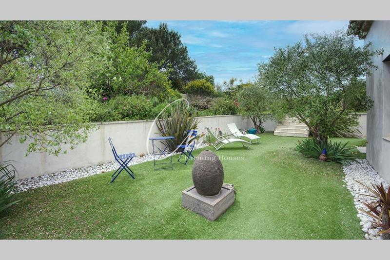 Maison - 204 m² - 5 pièces