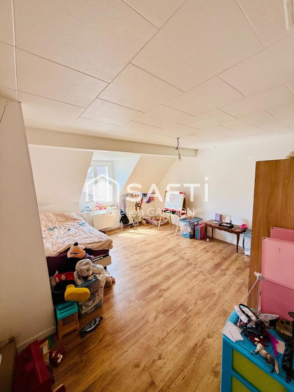 Maison - 130 m² - 8 pièces