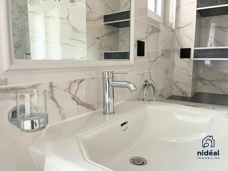 Appartement - 99 m² - 4 pièces