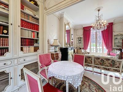 Maison - 323 m² - 9 pièces