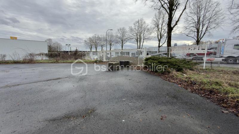 Local commercial - 1 471 m² - 2 pièces