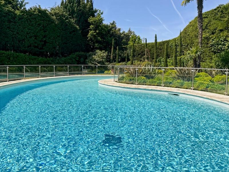 Appartement - 270 m² - 6 pièces