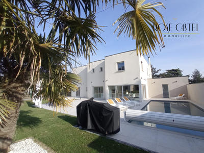 Maison contemporaine - 251 m² - 6 pièces