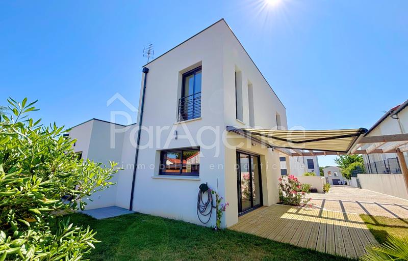 Maison - 104 m² - 4 pièces