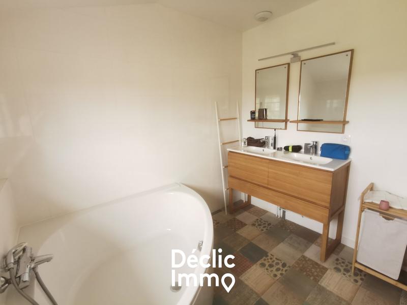 Maison - 205 m² - 8 pièces