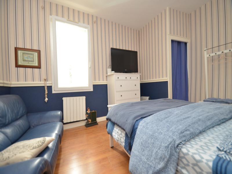 Maison en pierre - 252 m² - 11 pièces