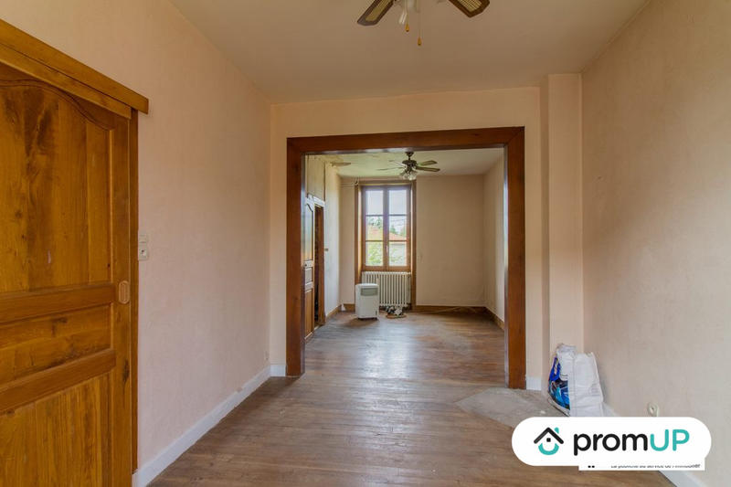 Maison - 240 m² - 8 pièces