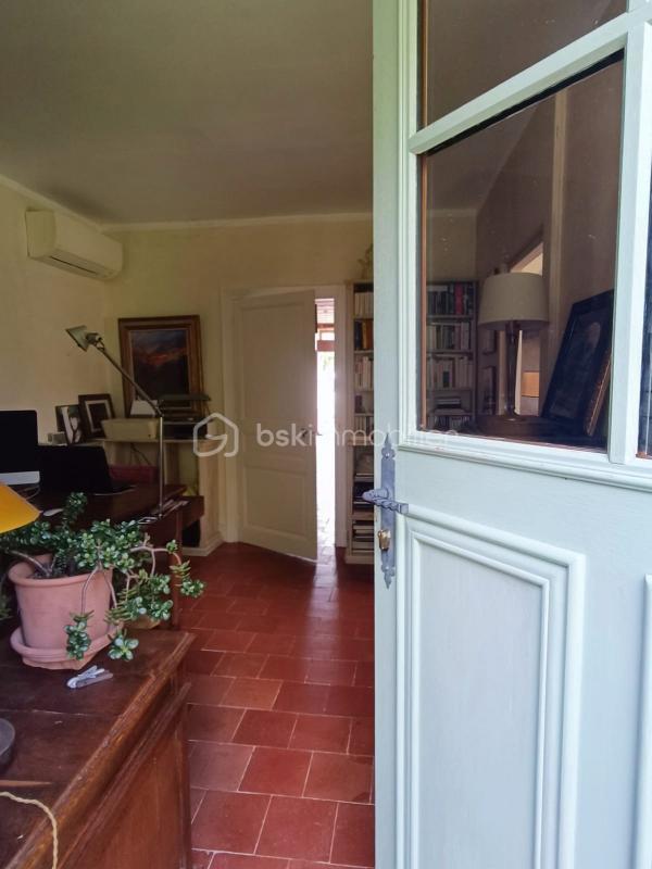 Maison - 292 m² - 9 pièces