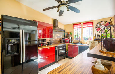 Maison - 96 m² - 4 pièces