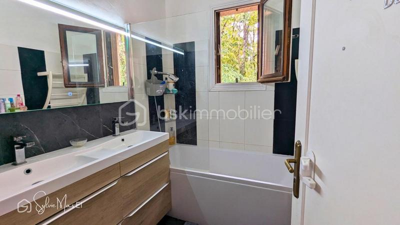 Maison - 122 m² - 6 pièces