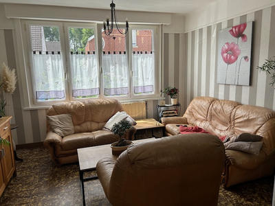 Maison - 80 m² - 8 pièces