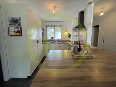 Maison - 94 m² - 6 pièces