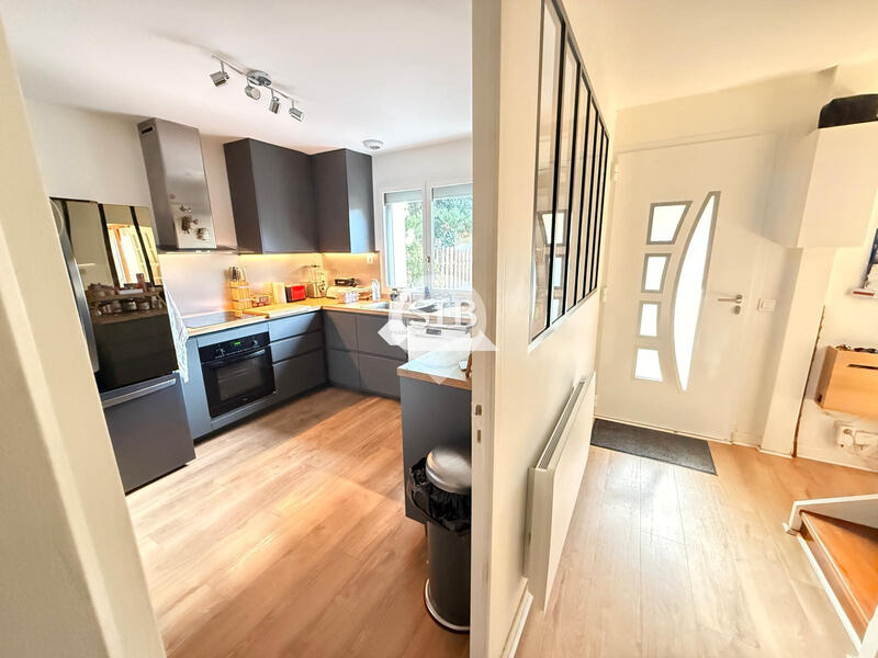 Maison traditionnelle - 93 m² - 4 pièces