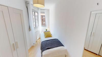 Chambre - 9 m² - 5 pièces