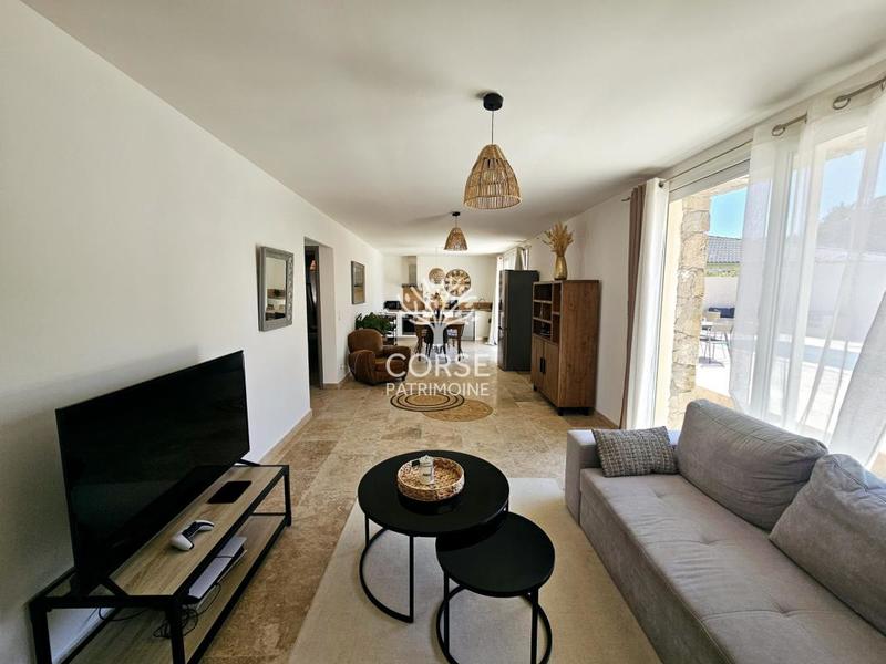 Propriété - 240 m² - 10 pièces