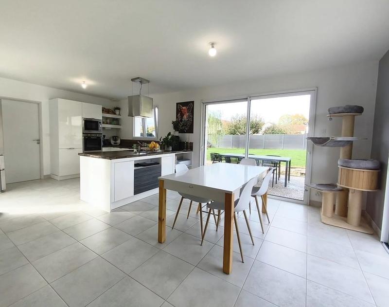 Pavillon - 100 m² - 5 pièces