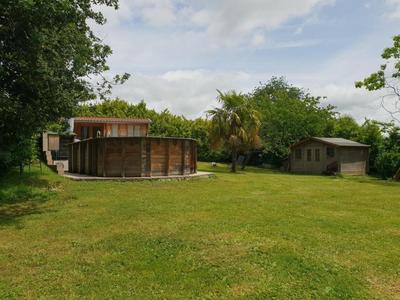 Propriété - 266 m² - 9 pièces