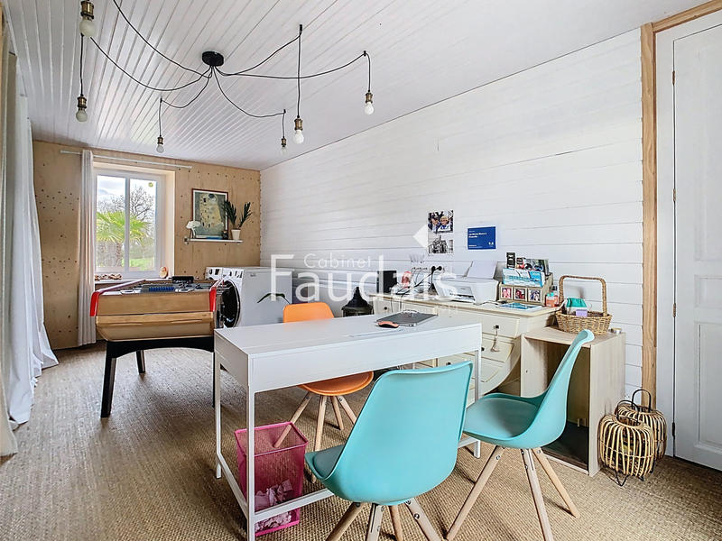 Propriété - 464 m² - 17 pièces