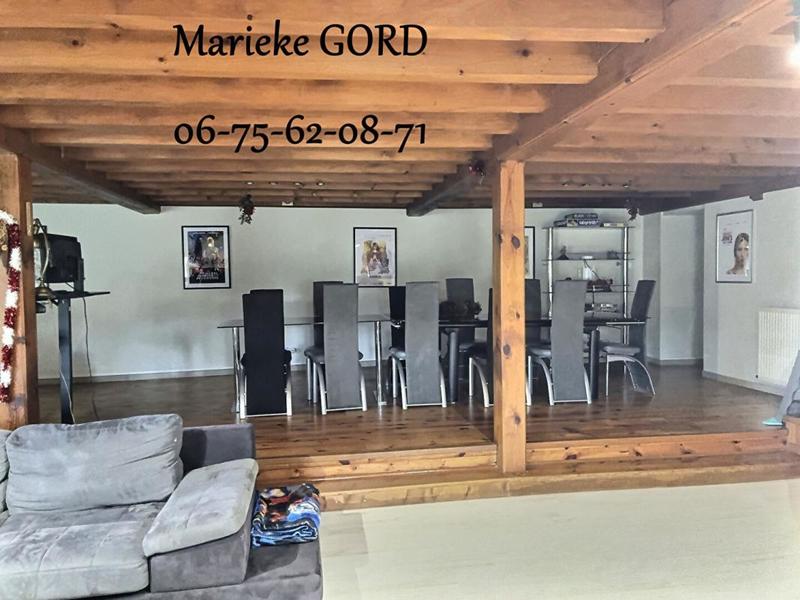 Maison - 248 m² - 9 pièces