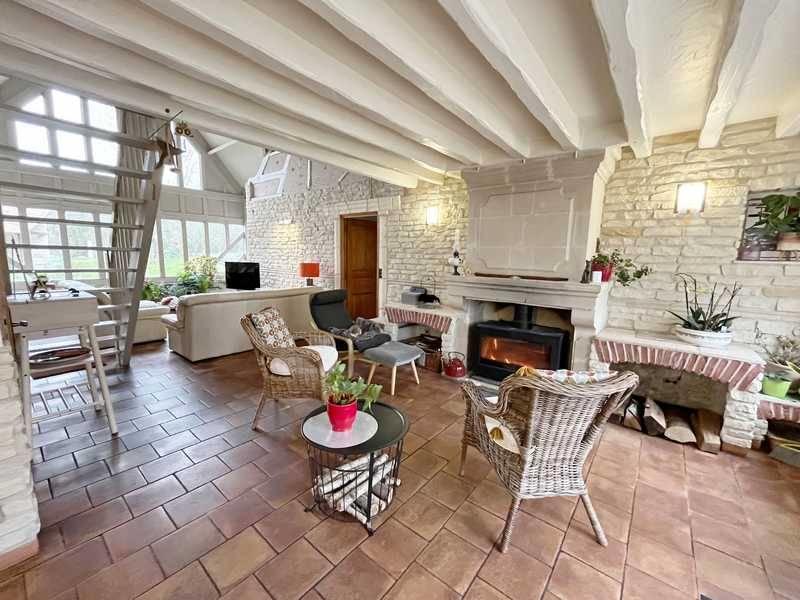 Maison - 261 m² - 8 pièces