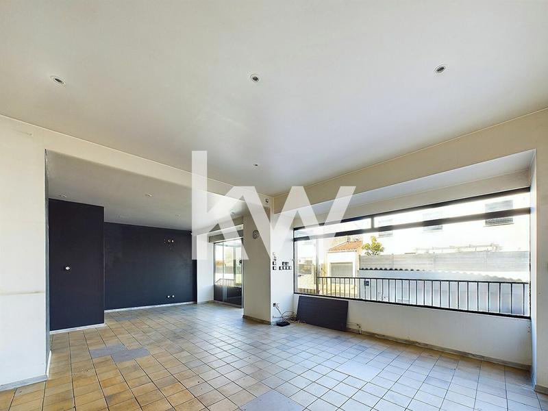 Immeuble mixte - 318 m² - 10 pièces