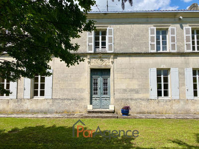 Propriété - 654 m² - 14 pièces