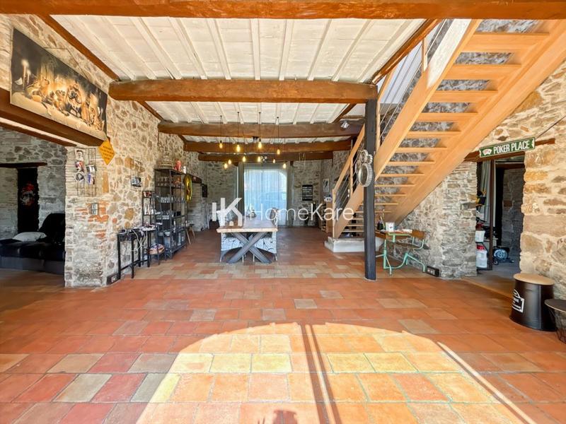 Maison - 360 m² - 7 pièces