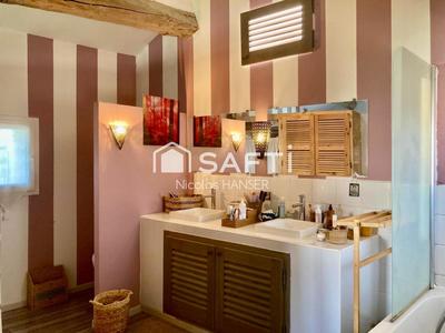 Maison - 194 m² - 7 pièces