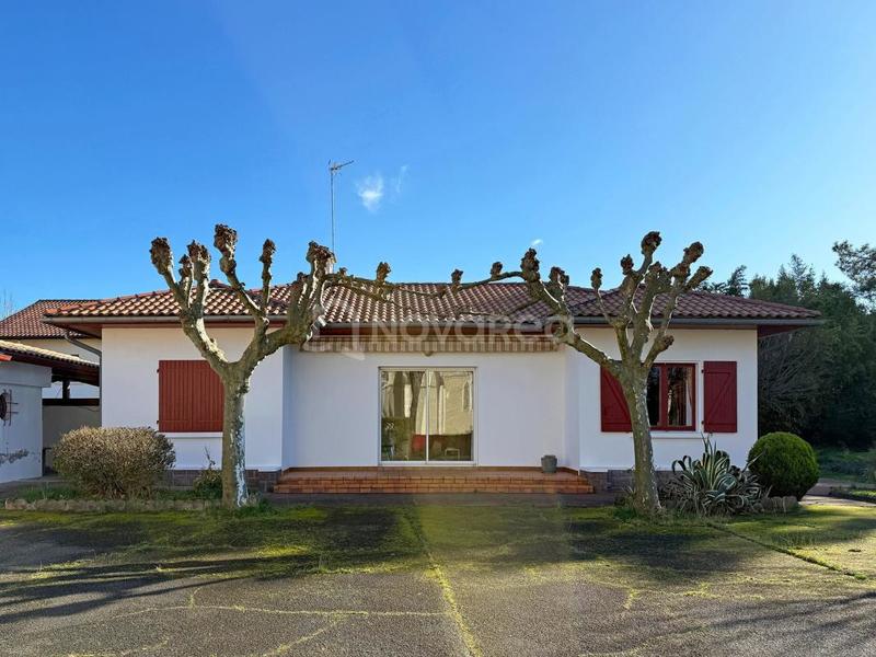 Maison - 340 m² - 14 pièces