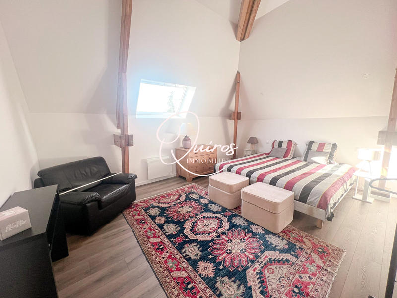 Maison - 290 m² - 8 pièces