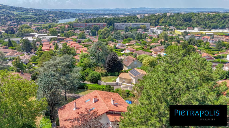 Maison - 220 m² - 9 pièces