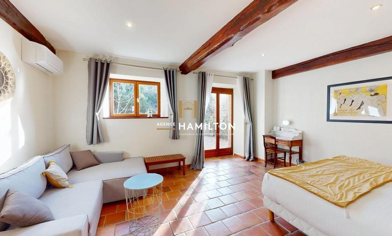 Maison de campagne - 532 m² - 11 pièces