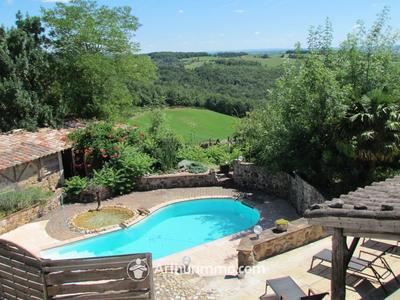 Maison - 407 m² - 7 pièces