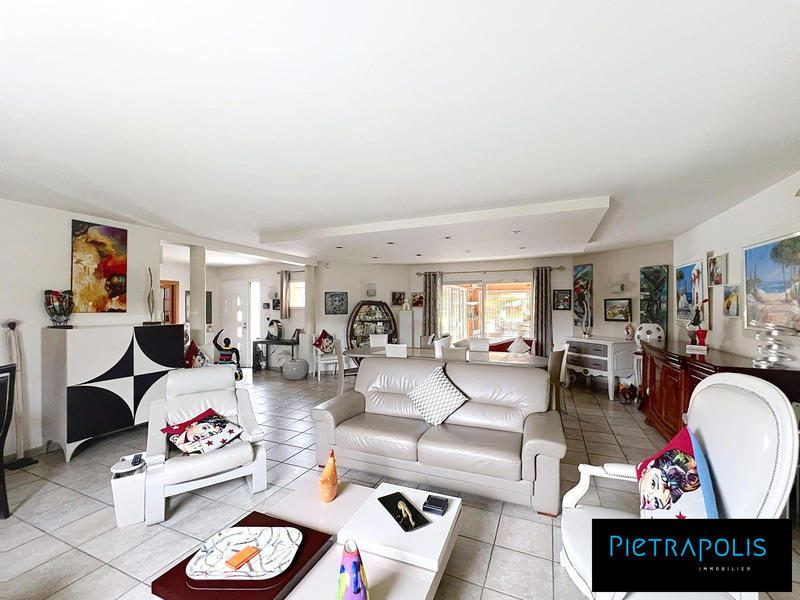 Maison - 253 m² - 10 pièces