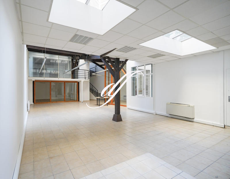 Local commercial - 330 m²