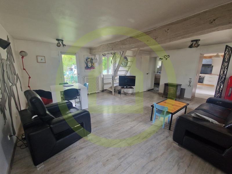 Maison - 90 m² - 5 pièces