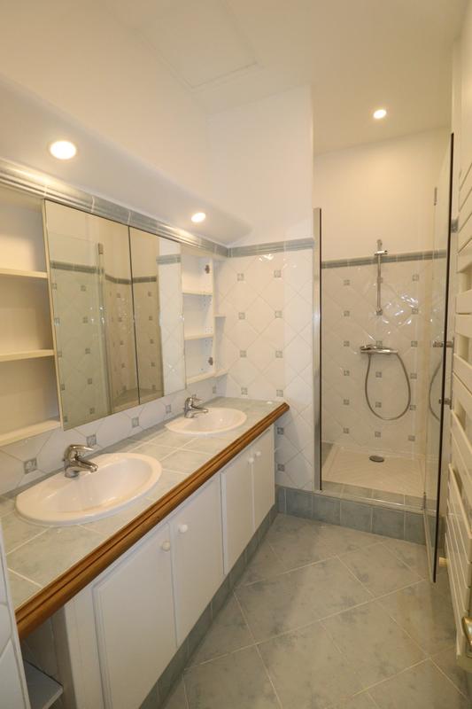 Maison ancienne - 232 m² - 8 pièces