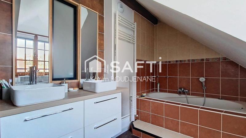 Maison - 215 m² - 7 pièces