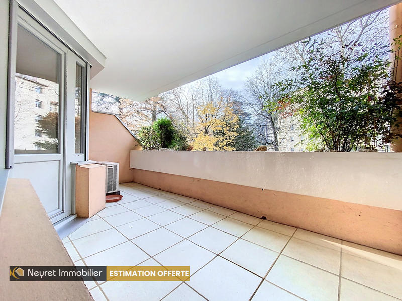 Appartement - 82 m² - 4 pièces