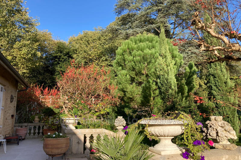 Maison - 240 m² - 6 pièces