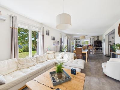 Maison - 192 m² - 8 pièces